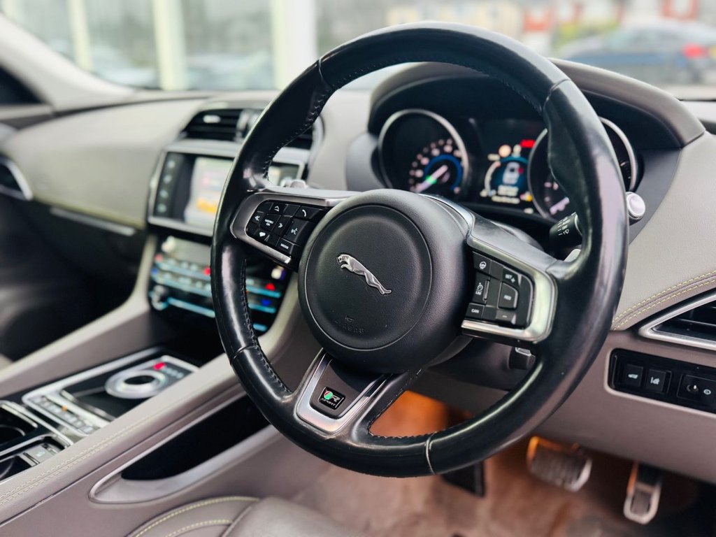 Used Jaguar F-Pace 2017 for sale - 77193452: Photo 41