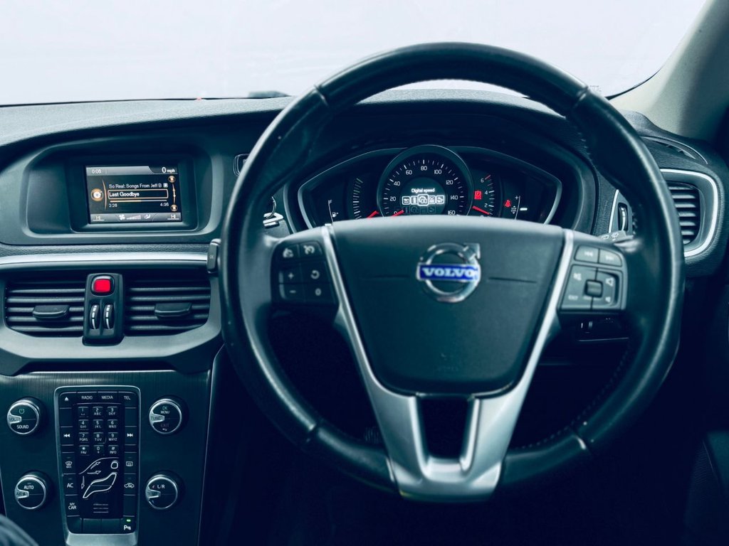 Used Volvo V40 2015 for sale - 77451880: Photo 13