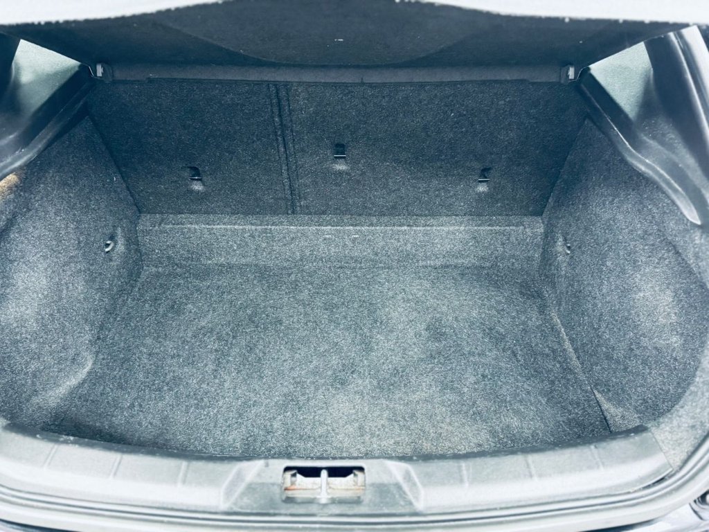 Used Volvo V40 2015 for sale - 77451880: Photo 15