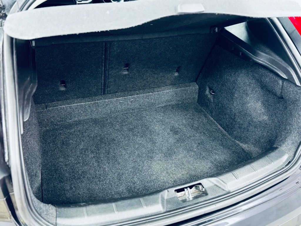 Used Volvo V40 2015 for sale - 77451880: Photo 17