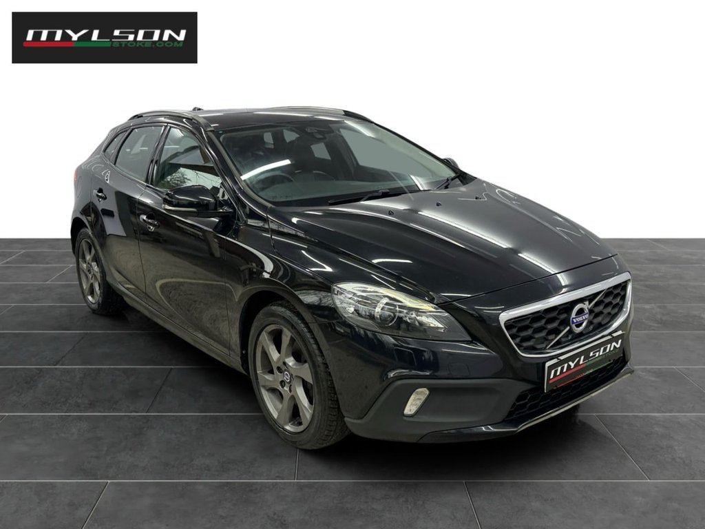 Used Volvo V40 2015 for sale - 77451880: Photo 2