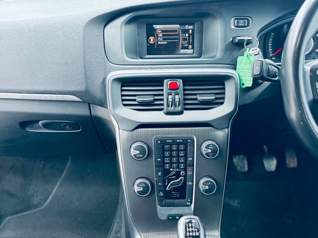 Used Volvo V40 2015 for sale - 77451880: Photo 24