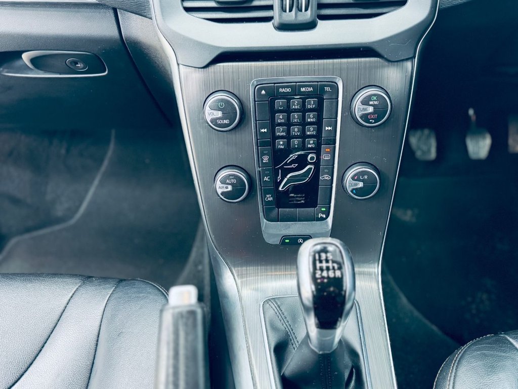 Used Volvo V40 2015 for sale - 77451880: Photo 26