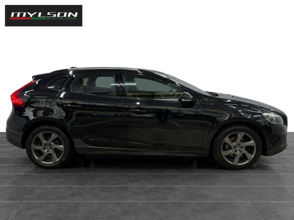 Used Volvo V40 2015 for sale - 77451880: Photo 27
