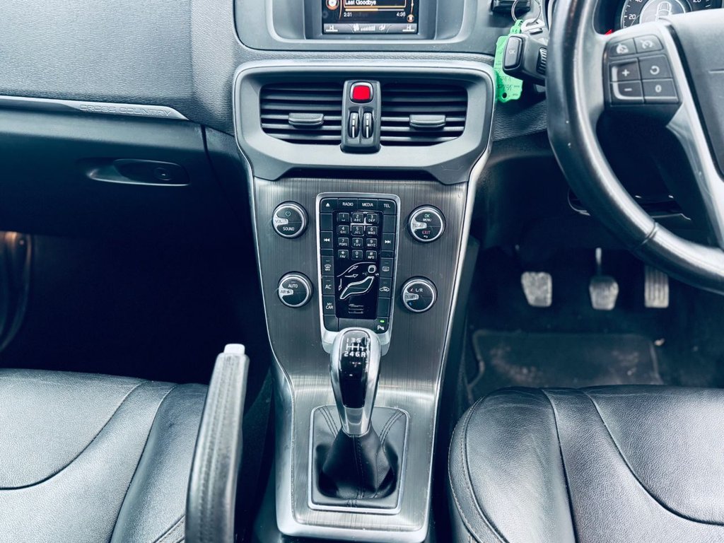 Used Volvo V40 2015 for sale - 77451880: Photo 29