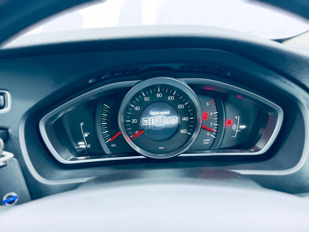 Used Volvo V40 2015 for sale - 77451880: Photo 34