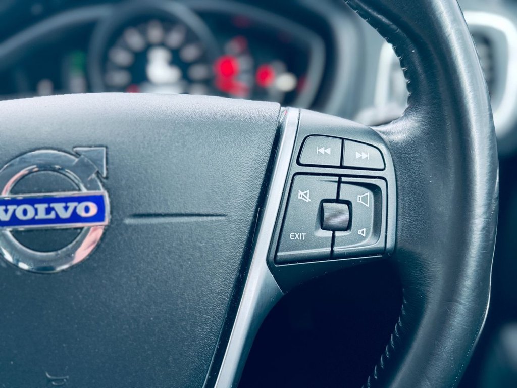 Used Volvo V40 2015 for sale - 77451880: Photo 35