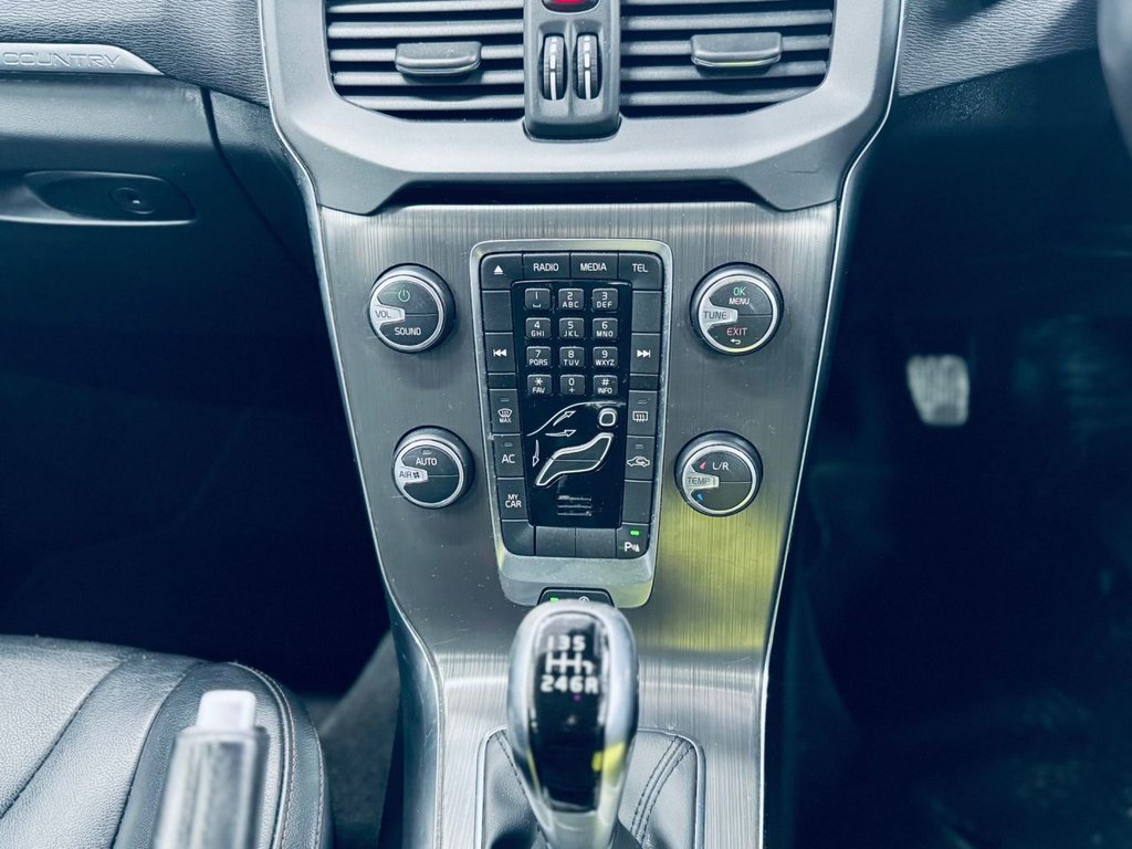 Used Volvo V40 2015 for sale - 77451880: Photo 37