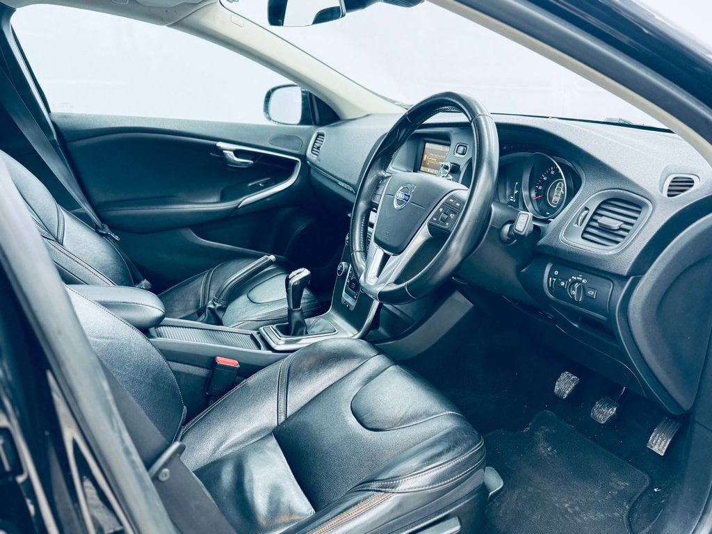 Used Volvo V40 2015 for sale - 77451880: Photo 38