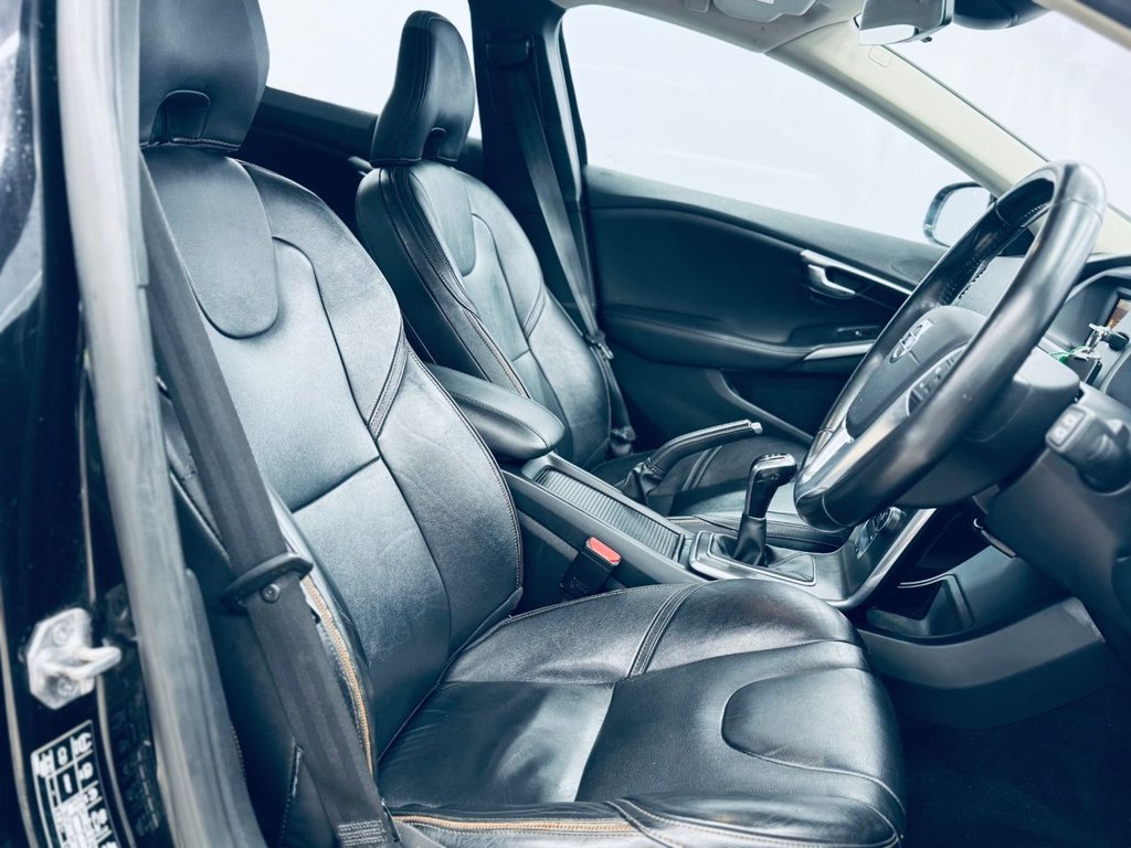 Used Volvo V40 2015 for sale - 77451880: Photo 40