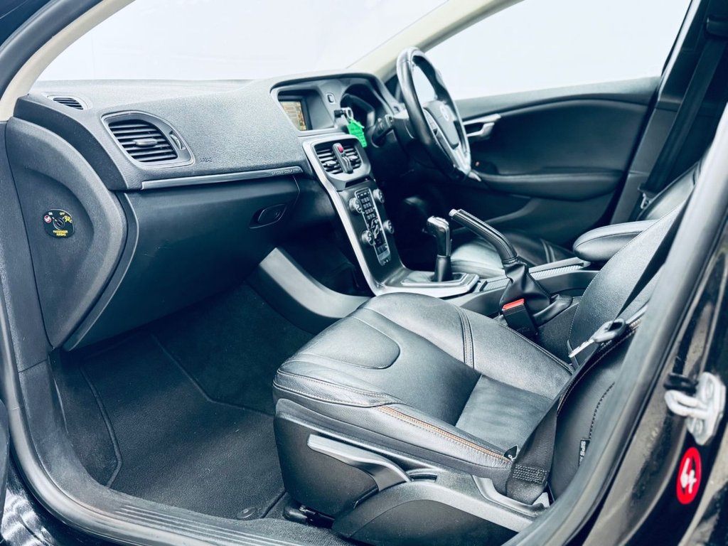 Used Volvo V40 2015 for sale - 77451880: Photo 43