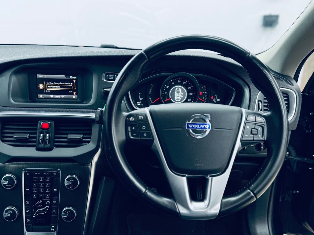 Used Volvo V40 2015 for sale - 77451880: Photo 45