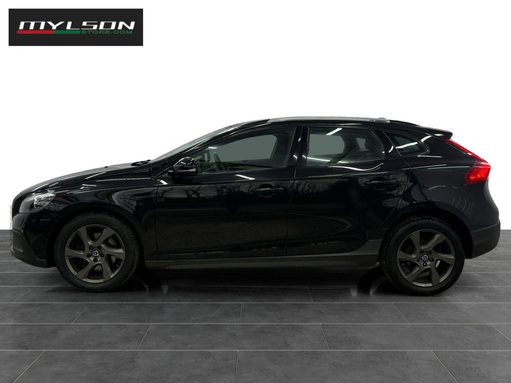 Used Volvo V40 2015 for sale - 77451880: Photo 6