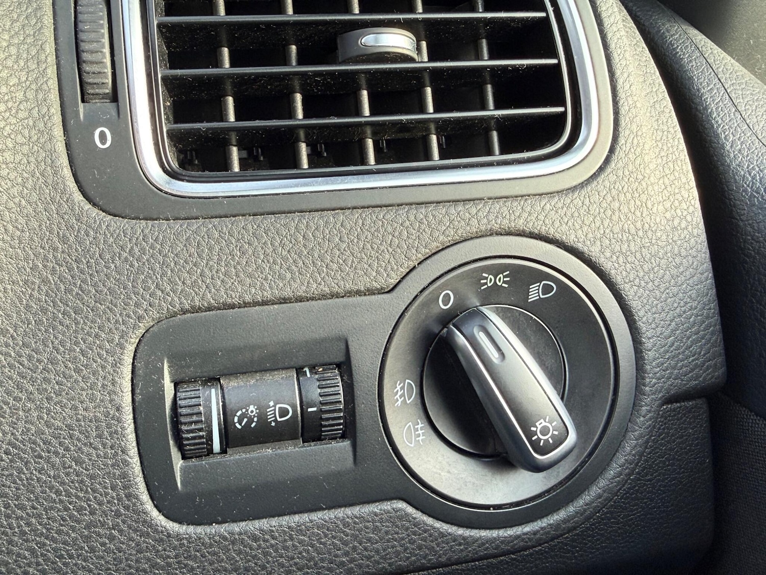 Used Volkswagen Polo 2014 for sale - 77956982: Photo 12