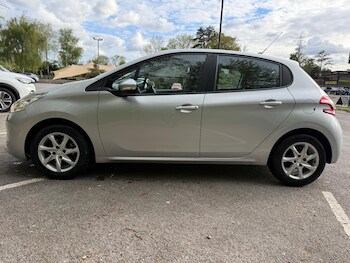 Used Peugeot 208 2015 for sale - 78809923: Photo