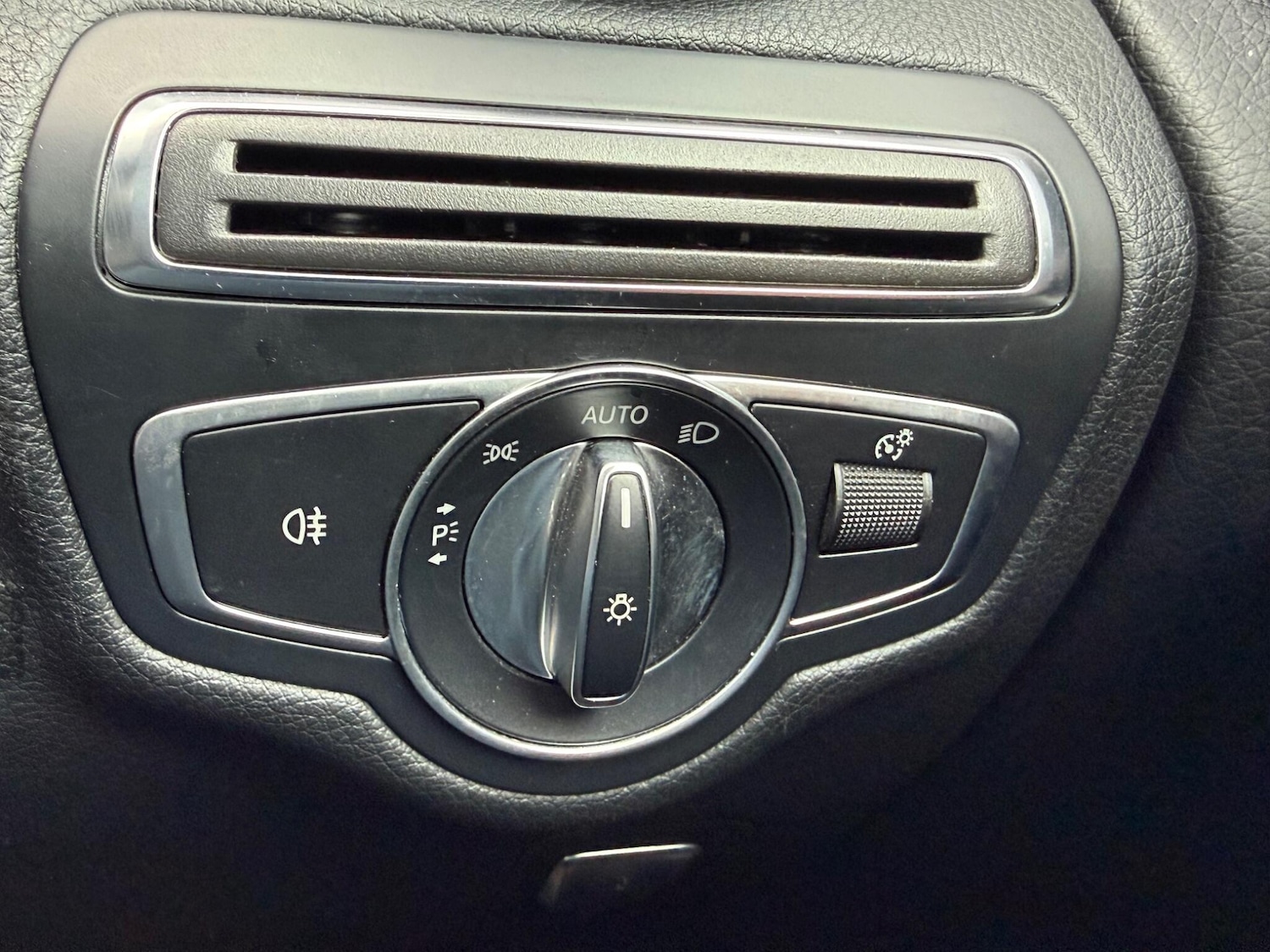 Used Mercedes-Benz GLC 2018 for sale - 77586289: Photo 15