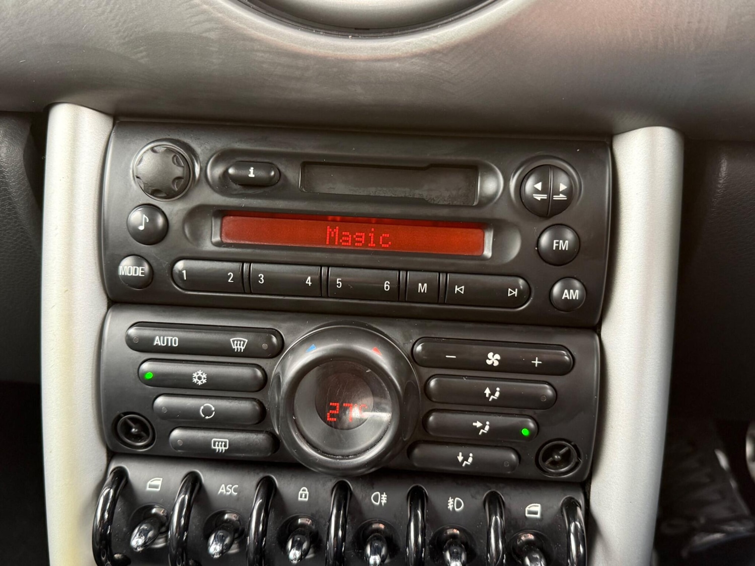 Used MINI Hatch 2004 for sale - 77940549: Photo 21