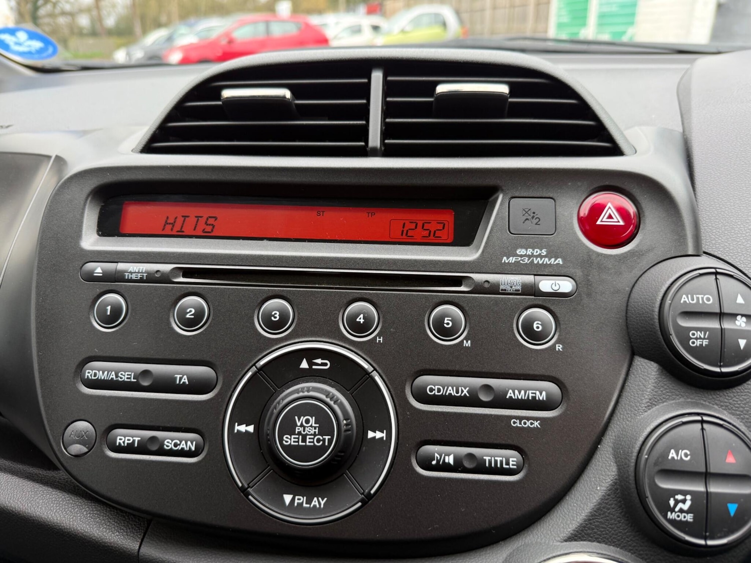 Used Honda Jazz 2014 for sale - 77637707: Photo 9