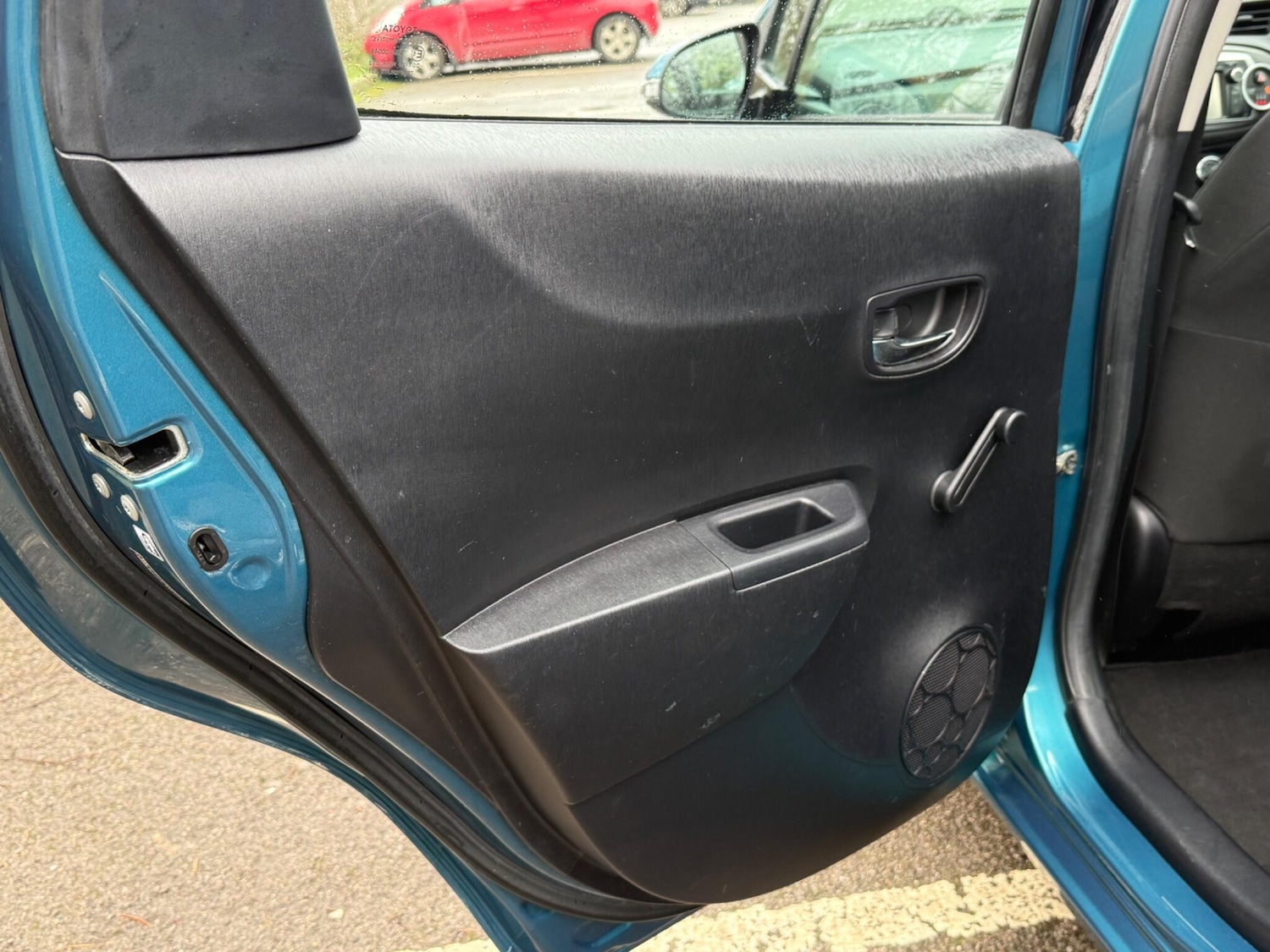 Used Toyota Yaris 2012 for sale - 77696726: Photo 16