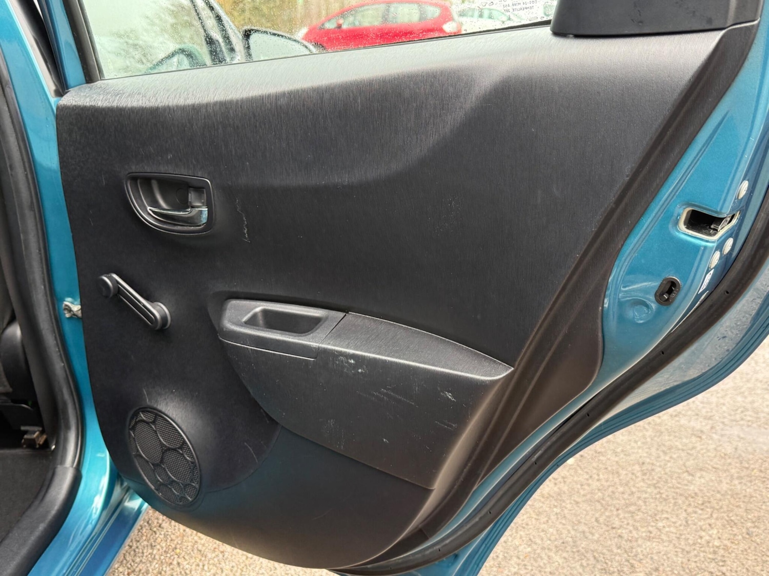 Used Toyota Yaris 2012 for sale - 77696726: Photo 17