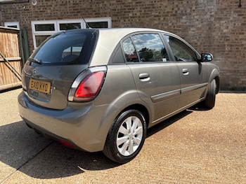 Used Kia Rio 2010 for sale - 78736407: Photo
