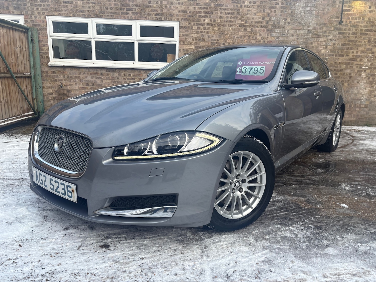 Used Jaguar XF 2012 for sale - 77118843: Photo 2
