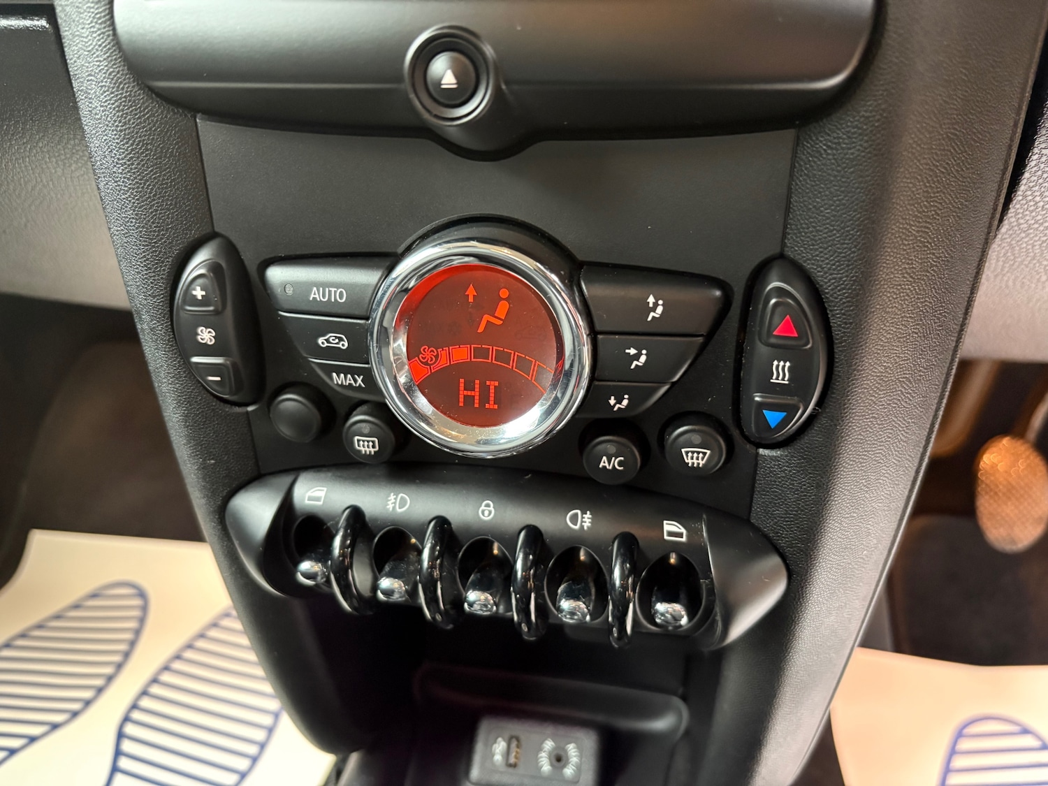 Used MINI Hatch 2013 for sale - 76968439: Photo 15