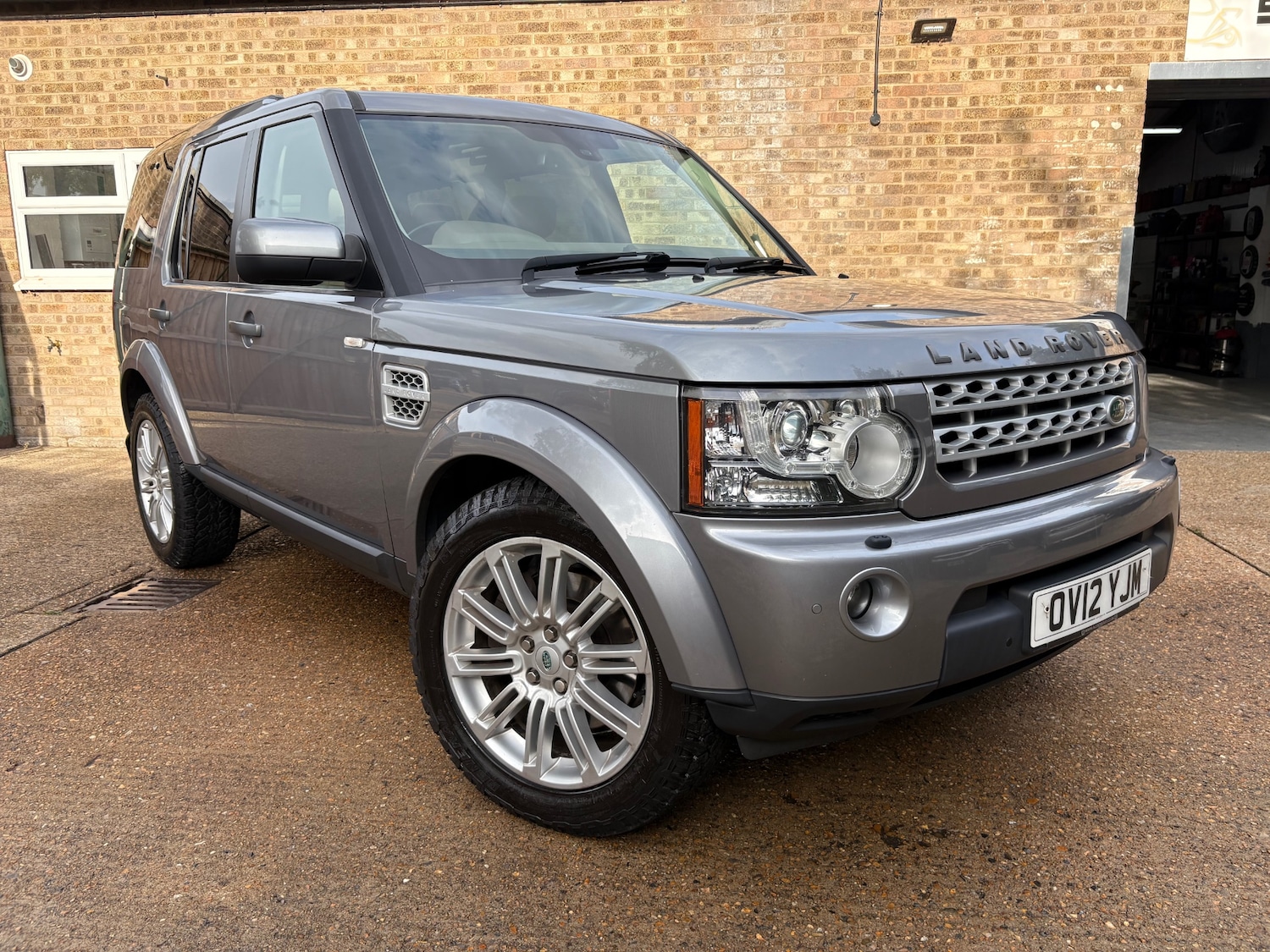 Used Land Rover Discovery 2012 for sale - 76107587: Photo 1
