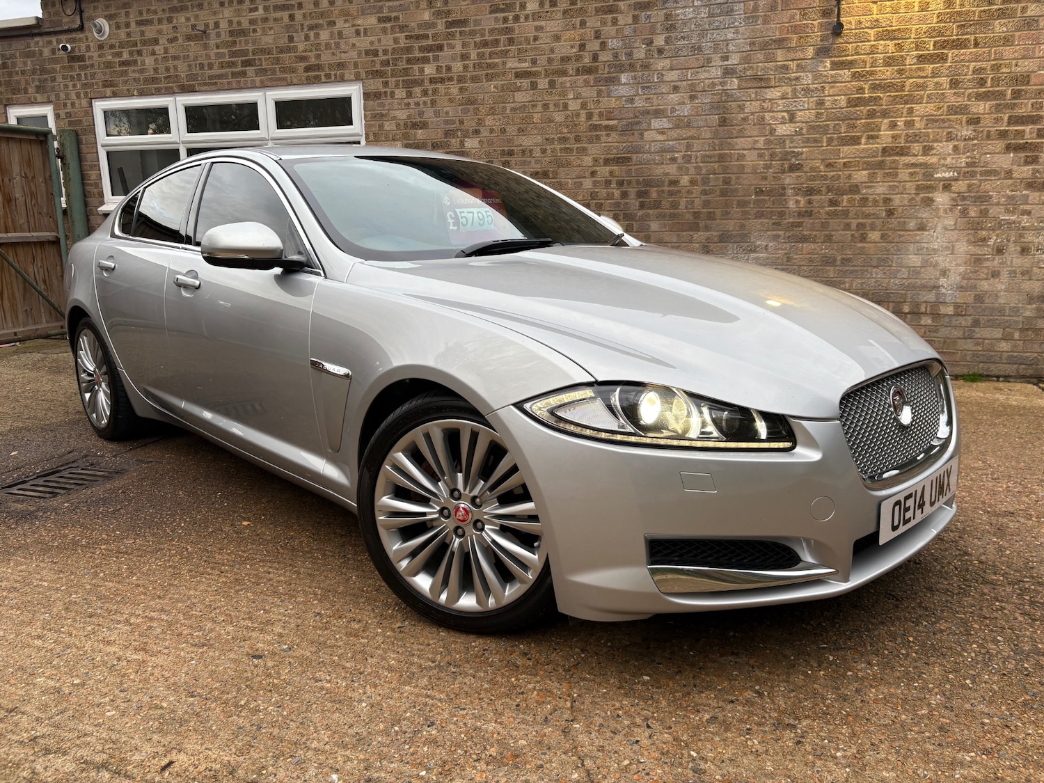 Used Jaguar XF 2014 for sale - 76483269: Photo 1