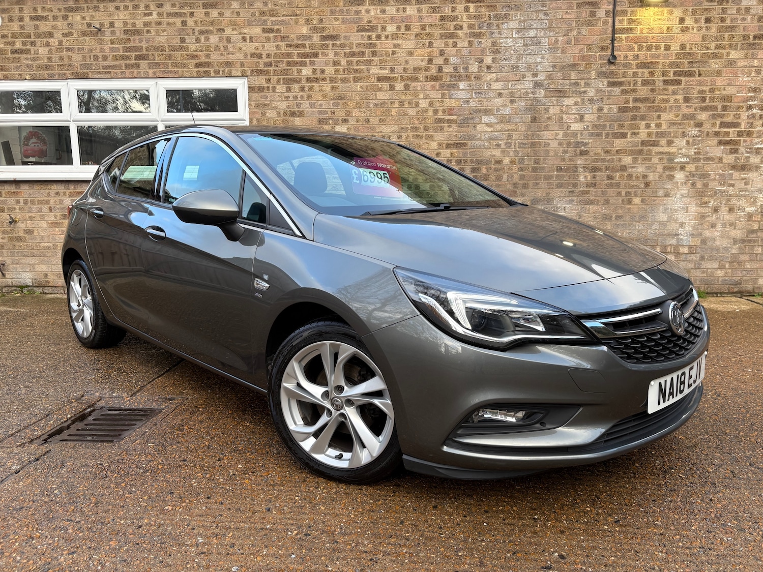 Used Vauxhall Astra 2018 for sale - 76682671: Photo 1