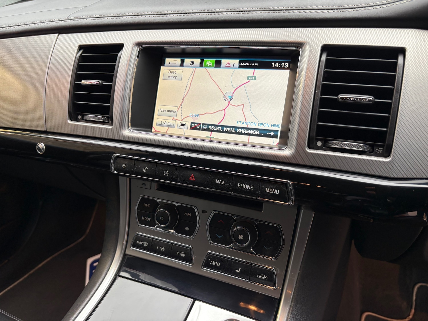 Used Jaguar XF 2014 for sale - 77476679: Photo 17