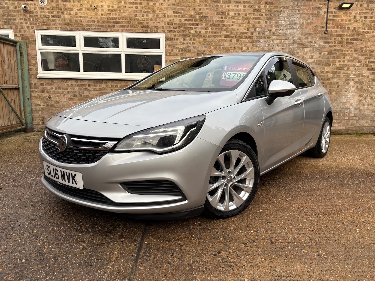Used Vauxhall Astra 2016 for sale - 77196670: Photo 2