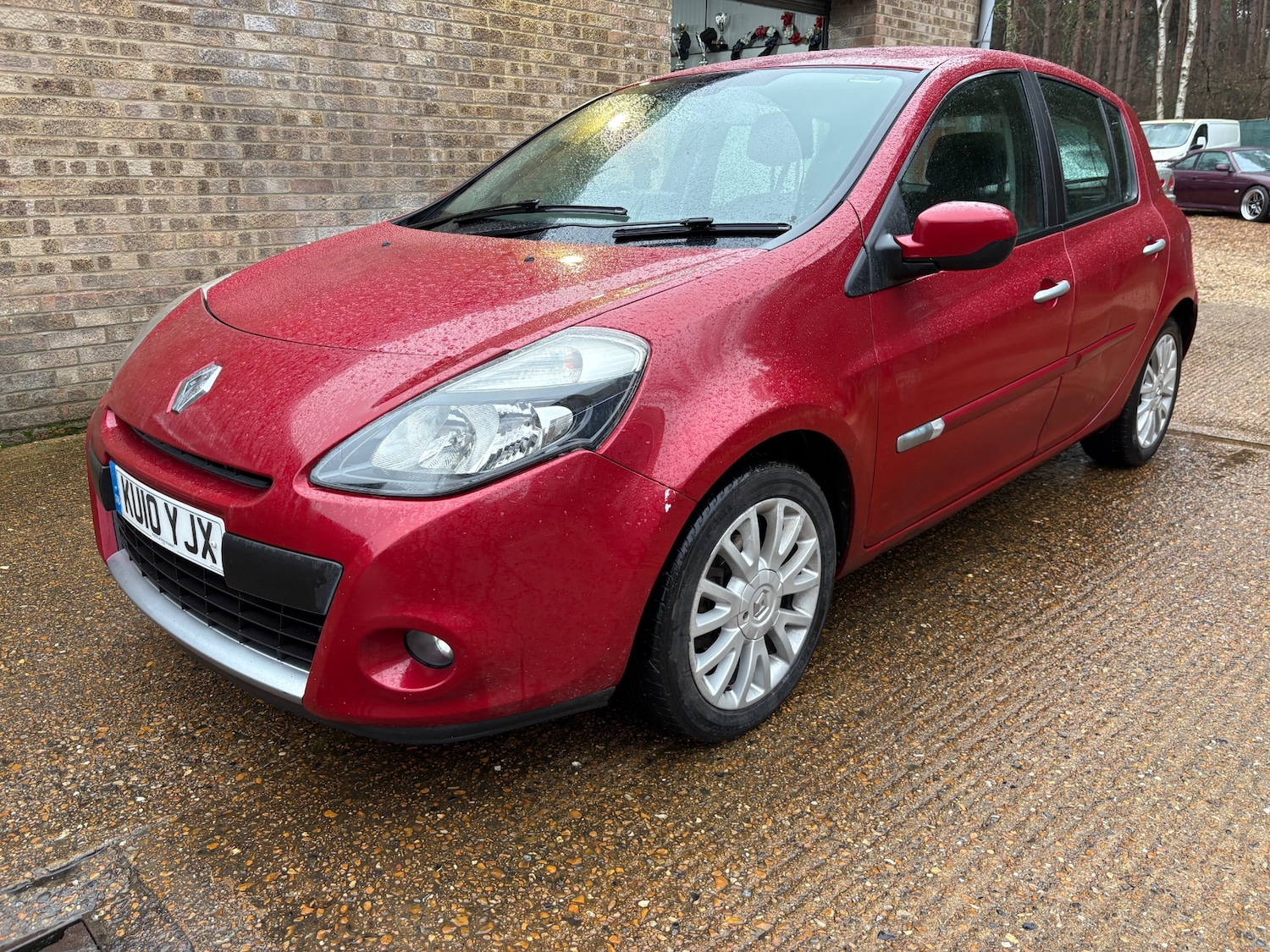 Used Renault Clio 2010 for sale - 77014053: Photo 2