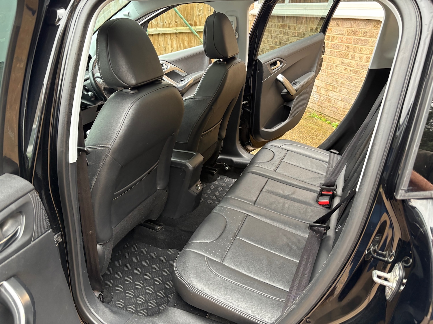 Used Peugeot 2008 2016 for sale - 77781920: Photo 10