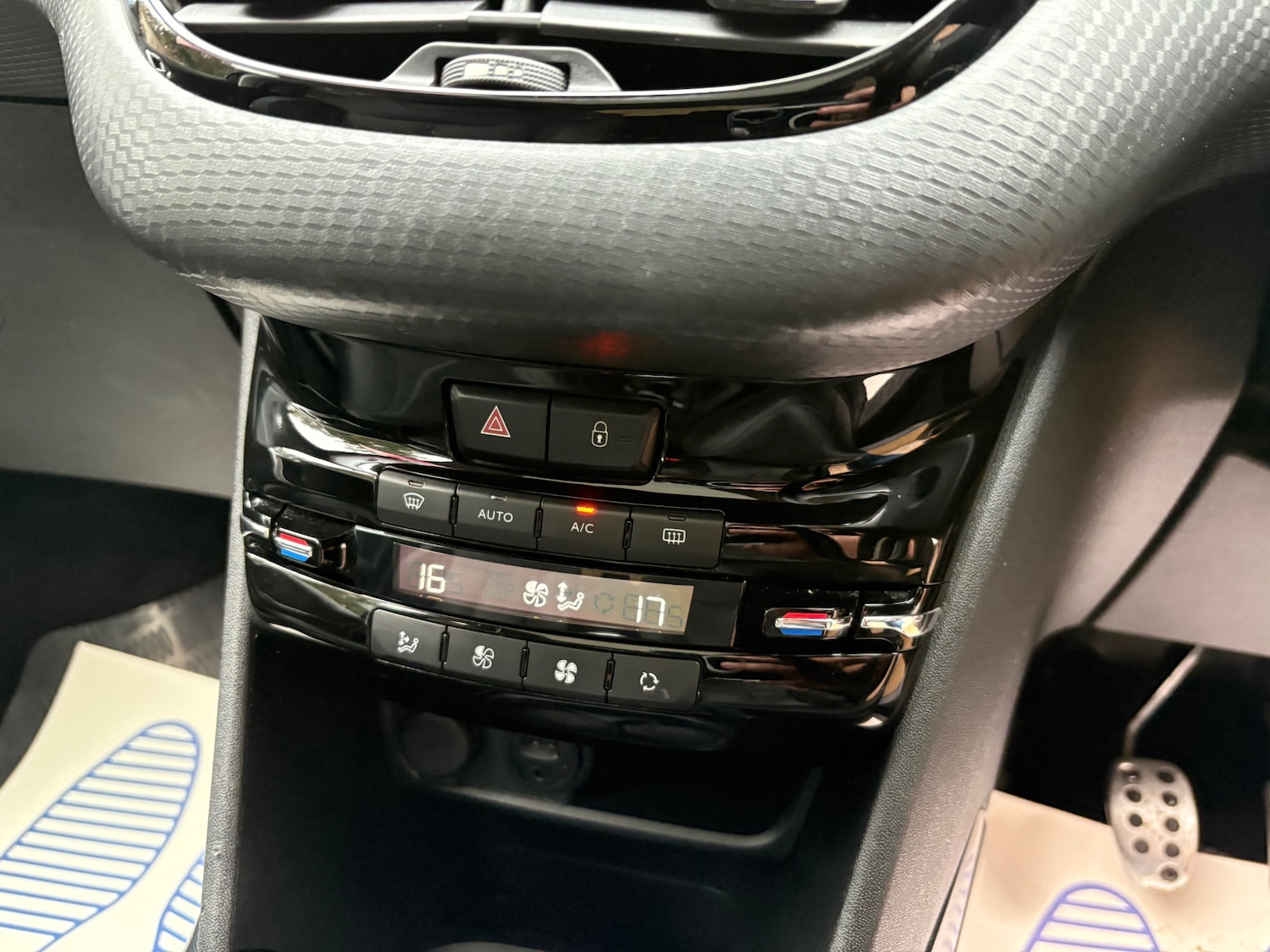 Used Peugeot 2008 2016 for sale - 77781920: Photo 15