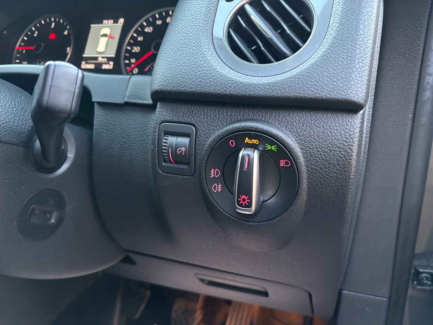 Used Volkswagen Tiguan 2014 for sale - 76656494: Photo 14