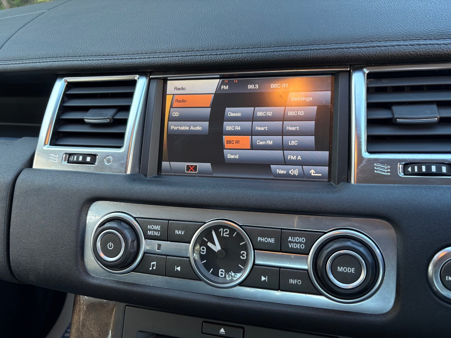 Used Land Rover Range Rover Sport 2010 for sale - 78149710: Photo 15