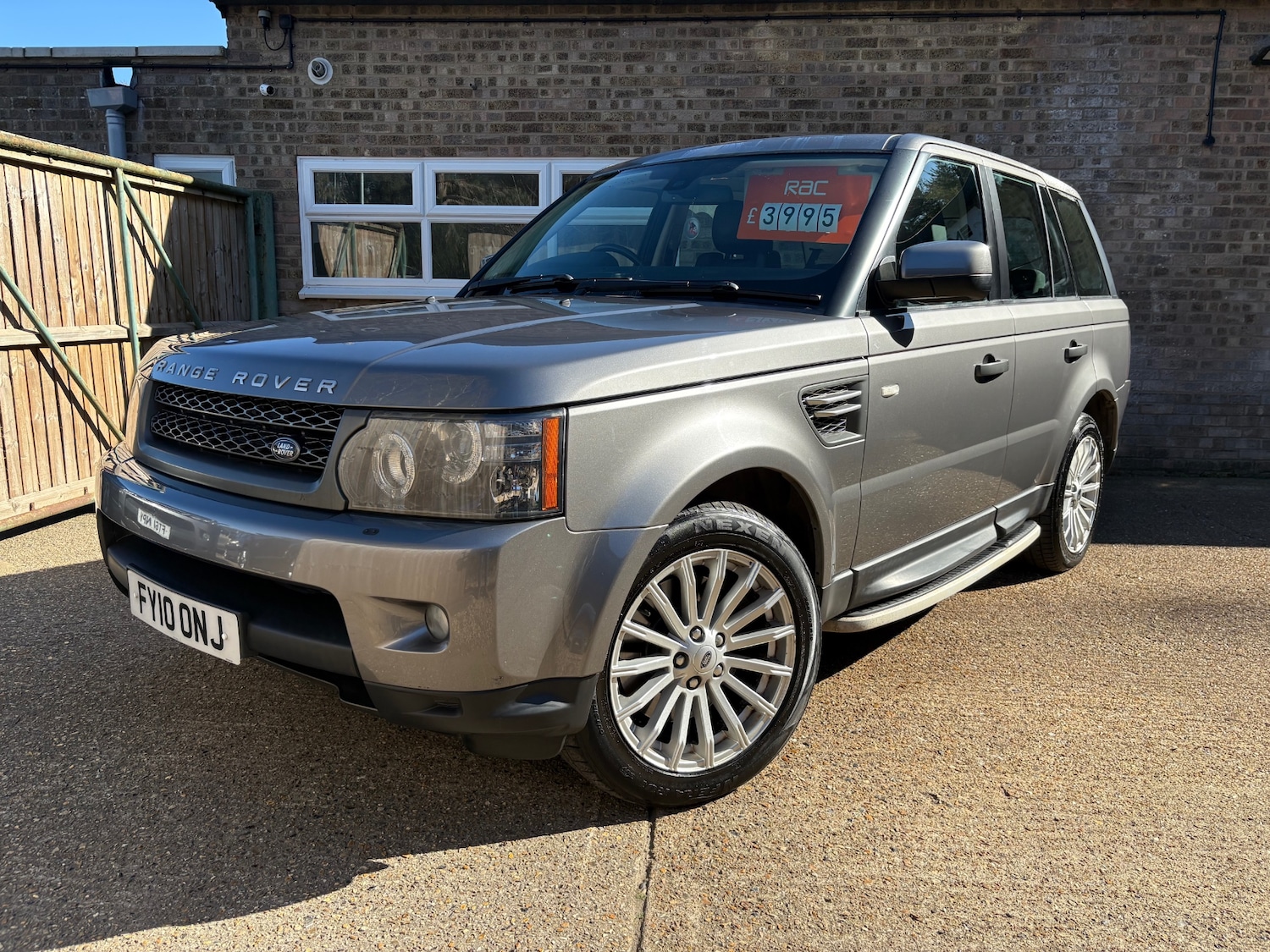 Used Land Rover Range Rover Sport 2010 for sale - 78149710: Photo 2