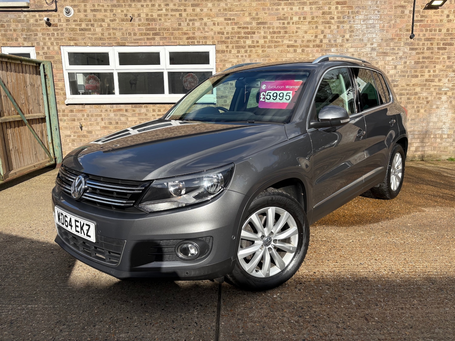 Used Volkswagen Tiguan 2015 for sale - 77837231: Photo 2