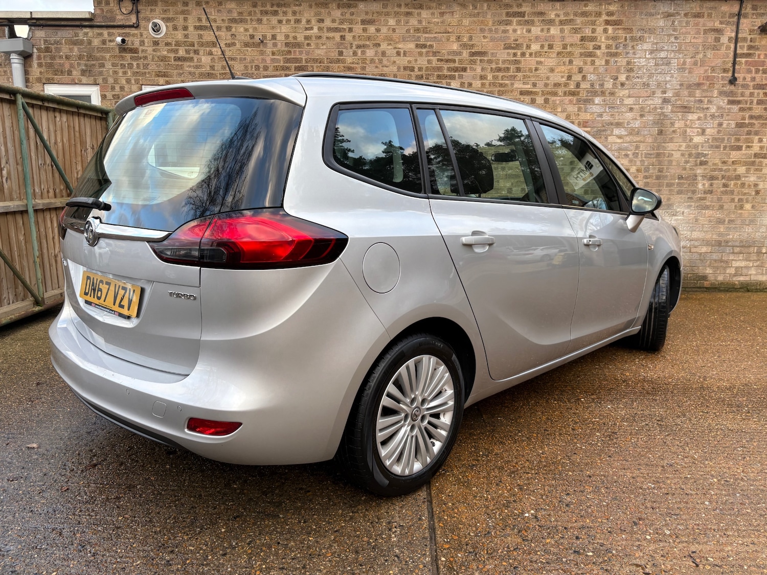 Used Vauxhall Zafira 2017 for sale - 77409825: Photo 4