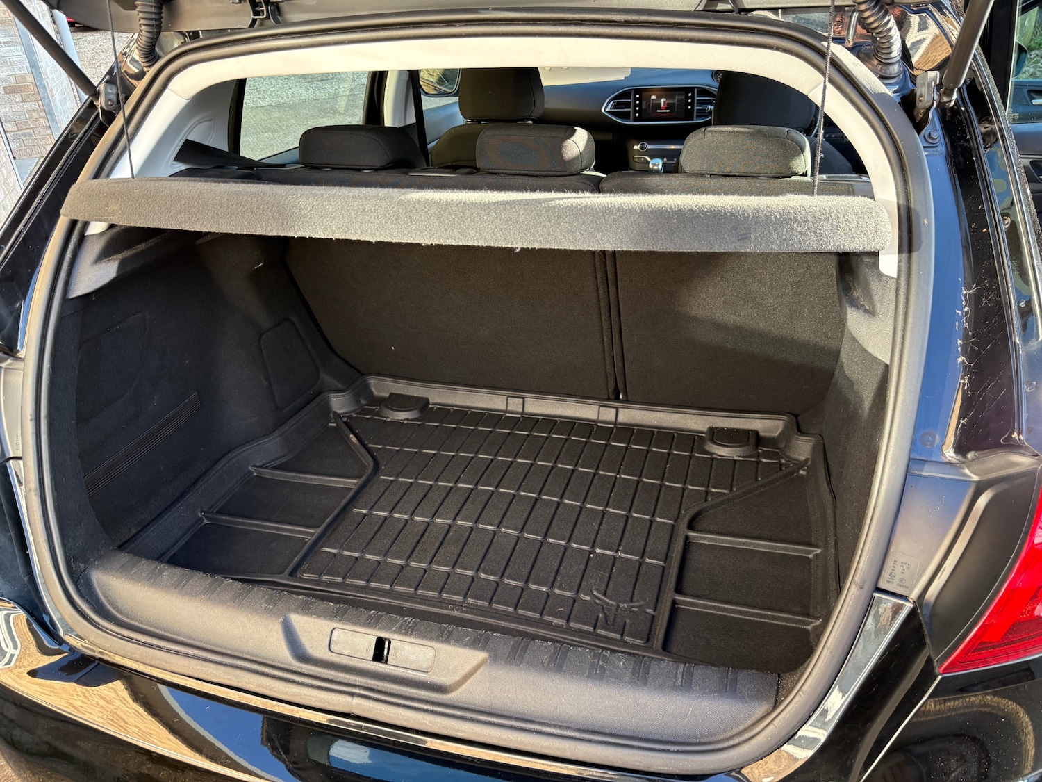 Used Peugeot 308 2016 for sale - 77837223: Photo 17