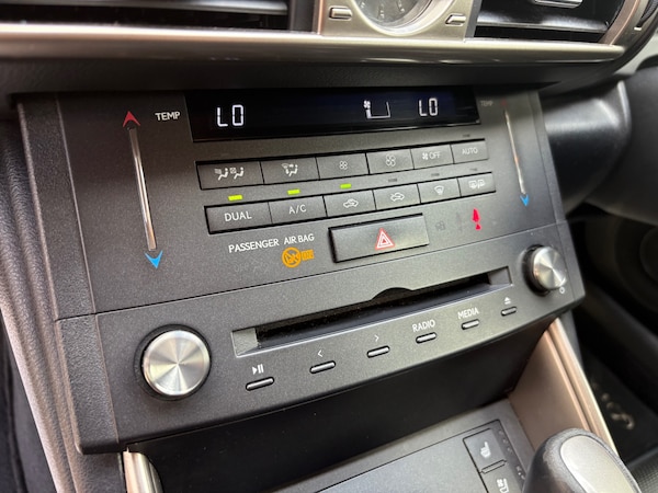 Used Lexus IS 2015 for sale - 75208243: Photo 16