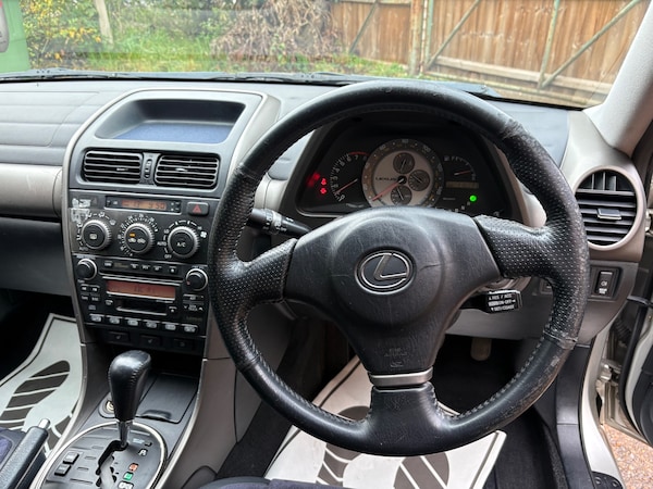 Used Lexus IS 2001 for sale - 76293374: Photo 9