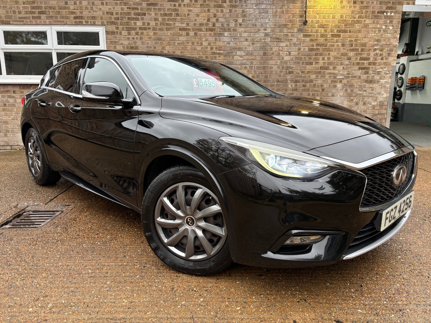 Used Infiniti Q30 2017 for sale - 76526087: Photo 1