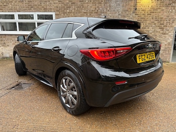 Used Infiniti Q30 2017 for sale - 76526087: Photo