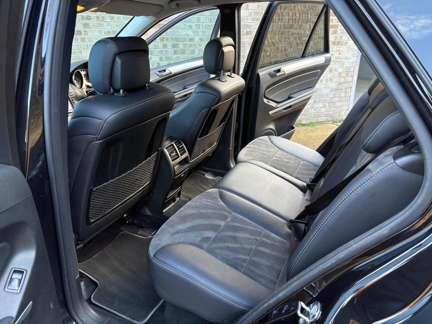 Used Mercedes-Benz M Class 2010 for sale - 77896159: Photo 11