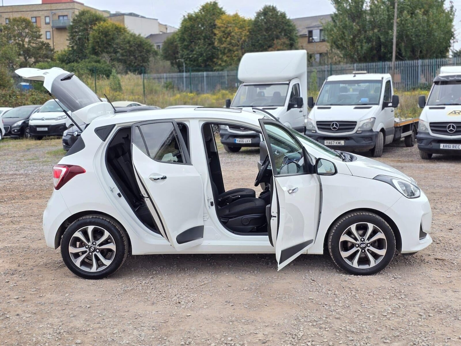 Used Hyundai i10 2018 for sale - 76173583: Photo 15