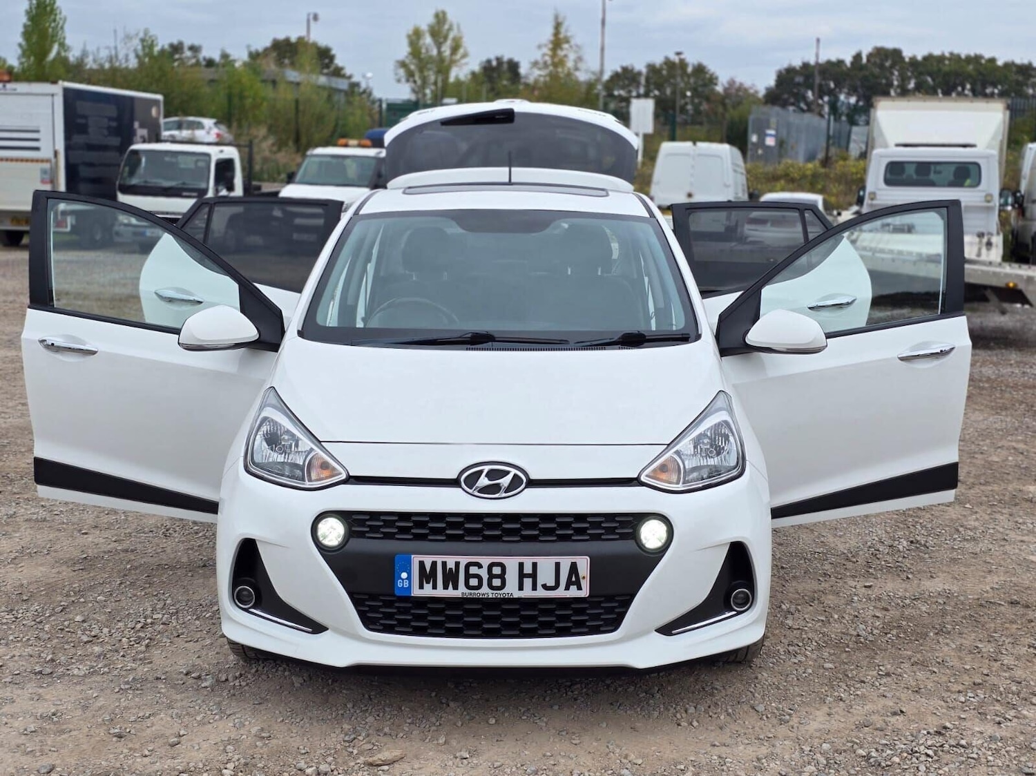 Used Hyundai i10 2018 for sale - 76173583: Photo 7