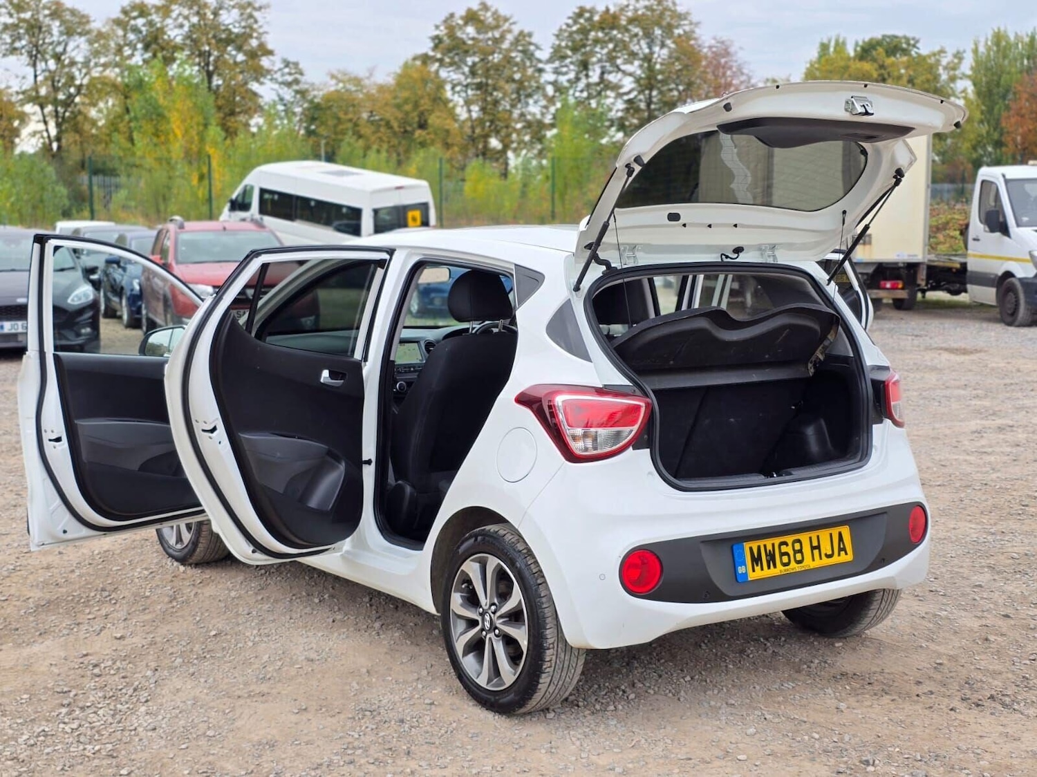 Used Hyundai i10 2018 for sale - 76173583: Photo 9