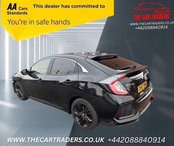 Used Honda Civic 2017 for sale - 76305005: Photo 5